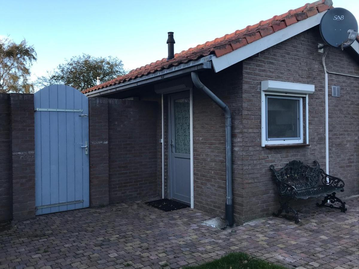 Bed and Breakfast Slapen Bij De Zeeuwse Lala IJzendijke Exterior foto