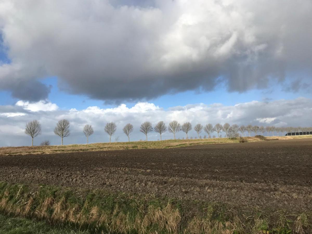 Bed and Breakfast Slapen Bij De Zeeuwse Lala IJzendijke Exterior foto