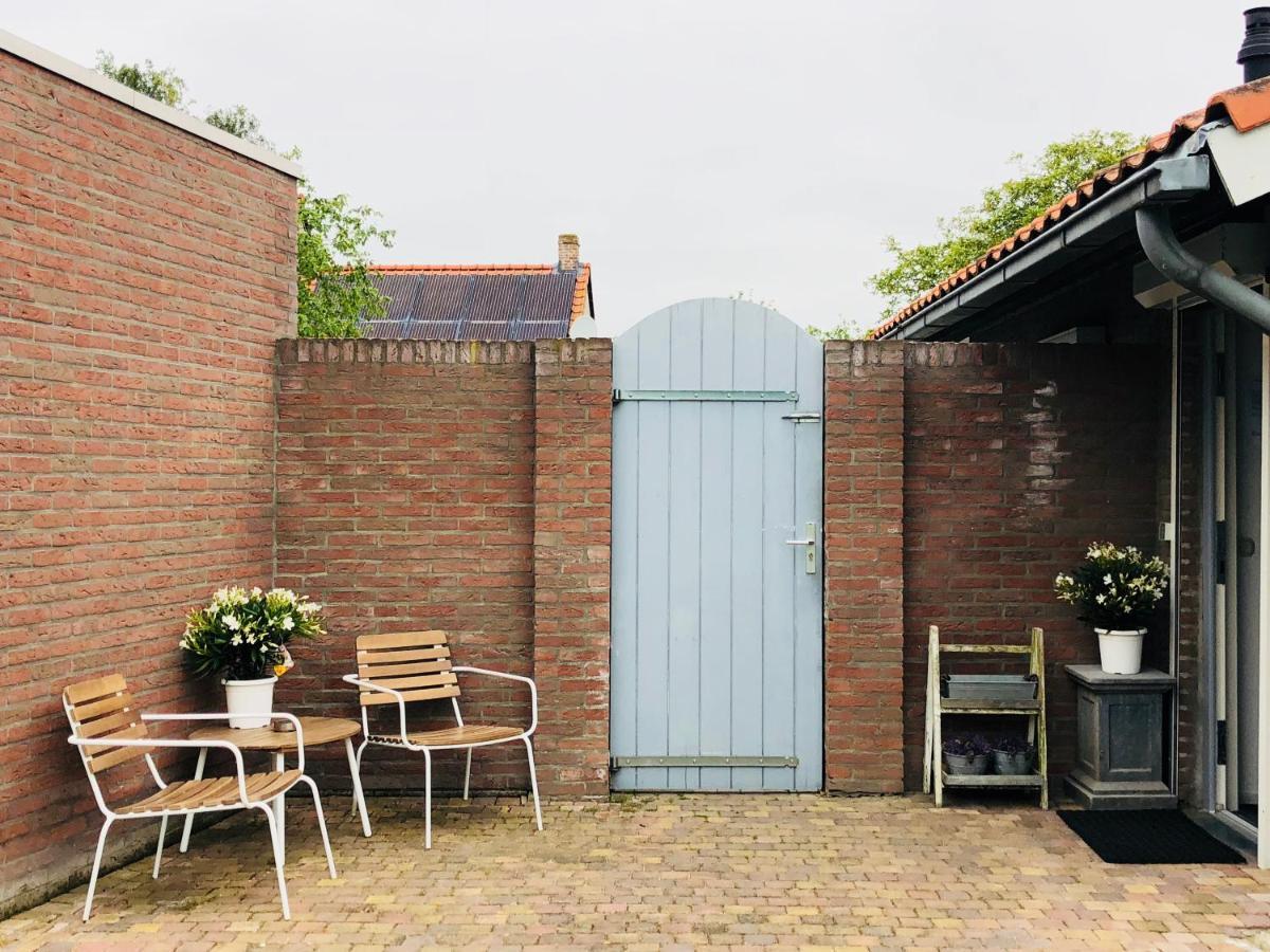 Bed and Breakfast Slapen Bij De Zeeuwse Lala IJzendijke Exterior foto