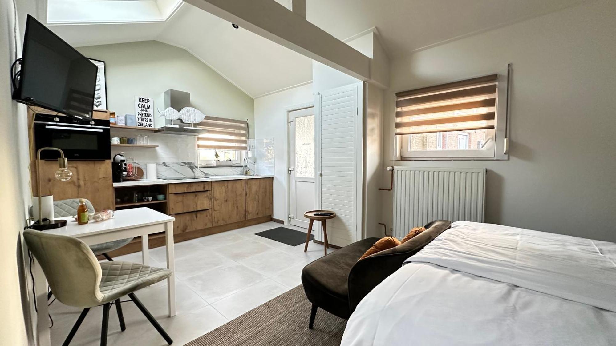 Bed and Breakfast Slapen Bij De Zeeuwse Lala IJzendijke Exterior foto